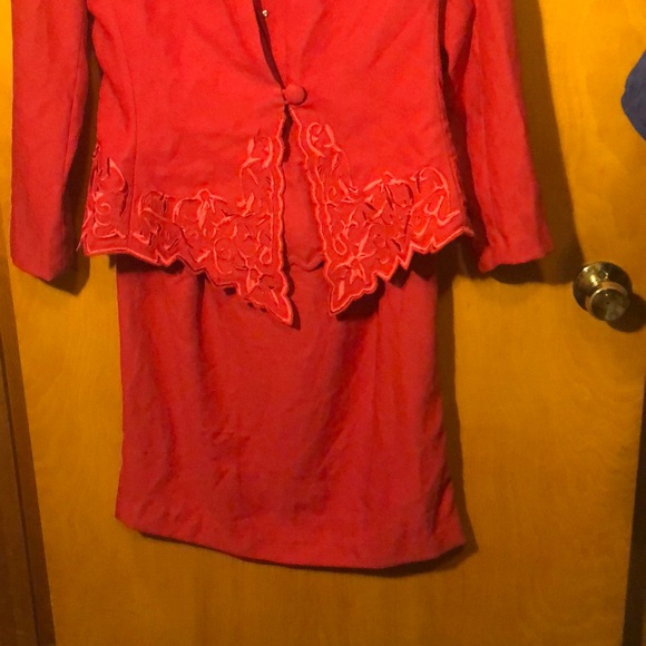 In The Mood size 12 RED BLAZER AND SKIRT - Picture 2 of 11